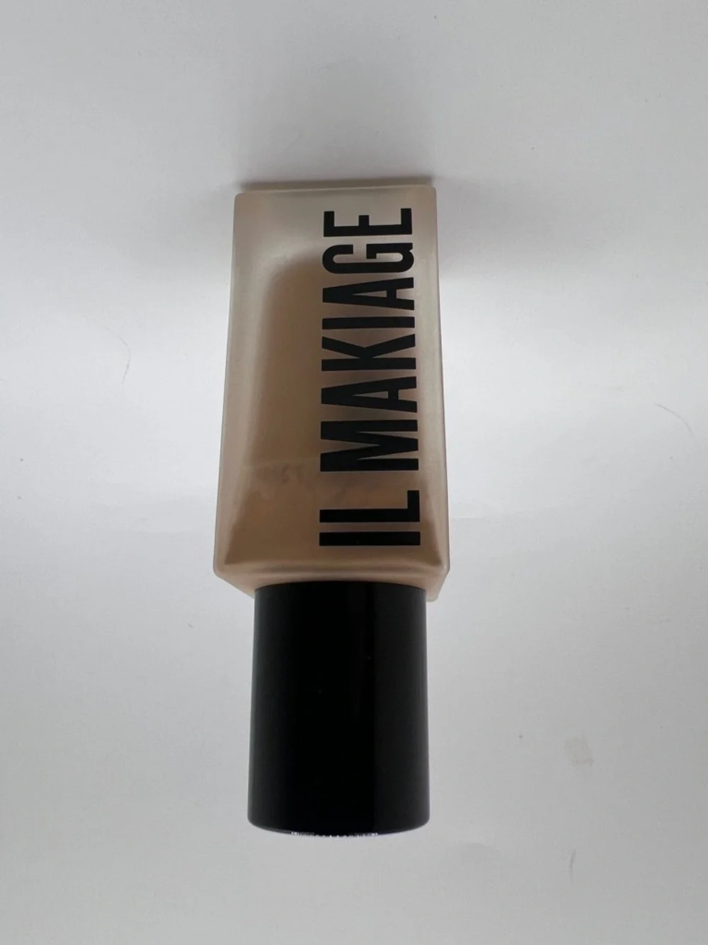 IL MAKIAGE Liquid Foundation - Beige 075 Woke Up Like This - Picture 1 of 3